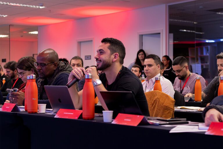 Como fazer um evento corporativo de alto impacto que se destaca da concorrência: dicas e estratégias eficazes